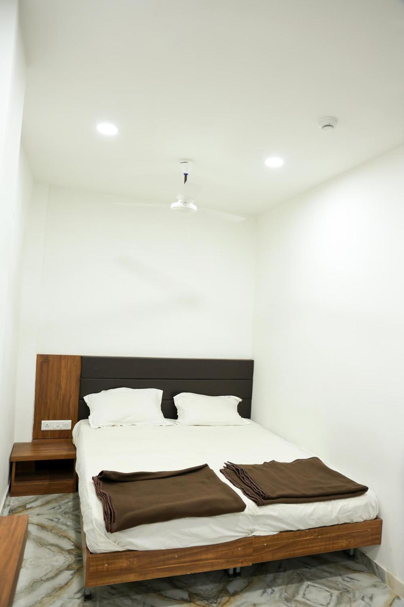 Hotel Aaram Kalupur Ahmedabad Extérieur photo